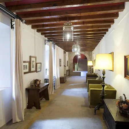 Hotel De 4*